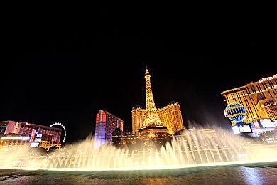 个人开发创意新游《救救卡在体育馆天花板的肌肉男》公开